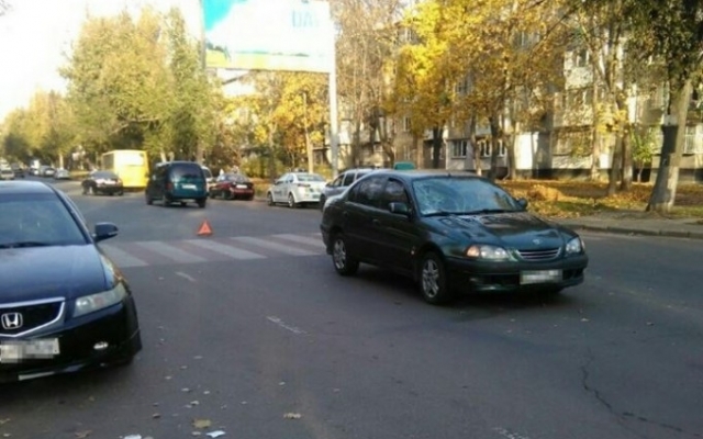 Авария на Гайдара: автомобиль сбил женщину с ребёнком Фото № 0 Авария на Гайдара: автомобиль сбил женщину с ребёнком Фото № 0