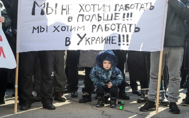 Под ОГА собрался митинг предпринимателей Фото № 5 Под ОГА собрался митинг предпринимателей Фото № 5