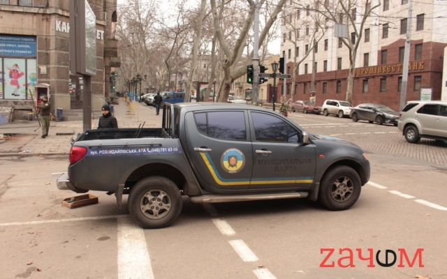 Вокруг колледжа на Троицкой сняли ограждение Фото № 5 Вокруг колледжа на Троицкой сняли ограждение Фото № 5
