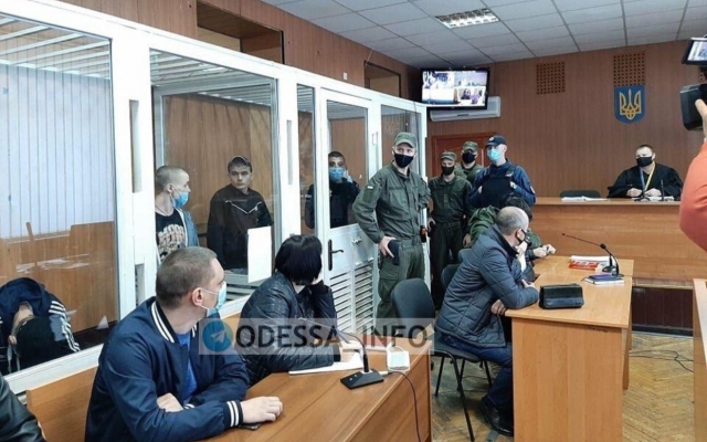 В Одессе во время заседания суда 7 подозреваемых вскрыли вены Фото № 0 В Одессе во время заседания суда 7 подозреваемых вскрыли вены Фото № 0