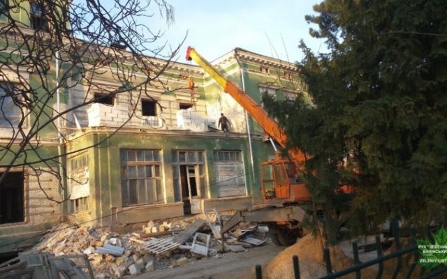 В Одессе продолжают уничтожать дачу Анатры Фото № 0 В Одессе продолжают уничтожать дачу Анатры Фото № 0