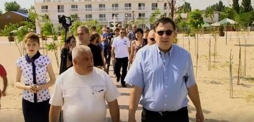Губернатор Саакашвили провел ревизию в Затоке (видео) Фото № 0 Губернатор Саакашвили провел ревизию в Затоке (видео) Фото № 0