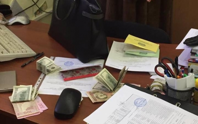 Завкафедрой подозревают во взятке за сдачу зачёта Фото № 0 Завкафедрой подозревают во взятке за сдачу зачёта Фото № 0