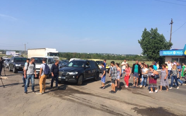 Трасса Одесса-Рени оказалась перекрыта (ФОТО) Фото № 0 Трасса Одесса-Рени оказалась перекрыта (ФОТО) Фото № 0