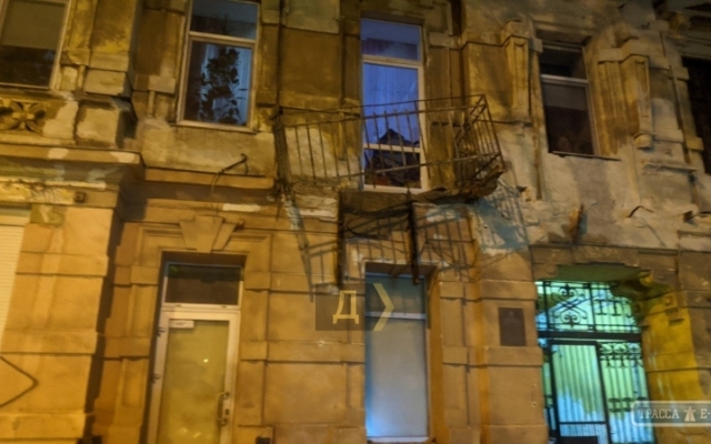 Балкон рухнул в центре Одессы Фото № 0 Балкон рухнул в центре Одессы Фото № 0
