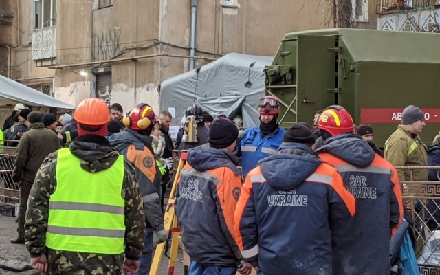 Еще одного погибшего нашли под завалами на Троицкой Фото № 0 Еще одного погибшего нашли под завалами на Троицкой Фото № 0
