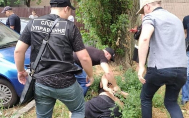 В Одессе задержали двух граждан Грузии, которые требовали у юриста 100 тыс. долларов Фото № 0 В Одессе задержали двух граждан Грузии, которые требовали у юриста 100 тыс. долларов Фото № 0