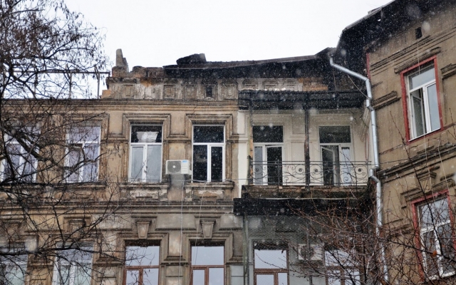 Владельцам квартир, пострадавших в пожаре на Ришельевской, выделят средства на ремонт Фото № 2 Владельцам квартир, пострадавших в пожаре на Ришельевской, выделят средства на ремонт Фото № 2