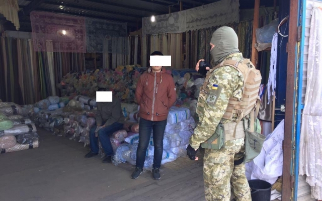 «Мигрант-2017»: в Одессе обнаружили 11 граждан Китая без документов Фото № 0 «Мигрант-2017»: в Одессе обнаружили 11 граждан Китая без документов Фото № 0