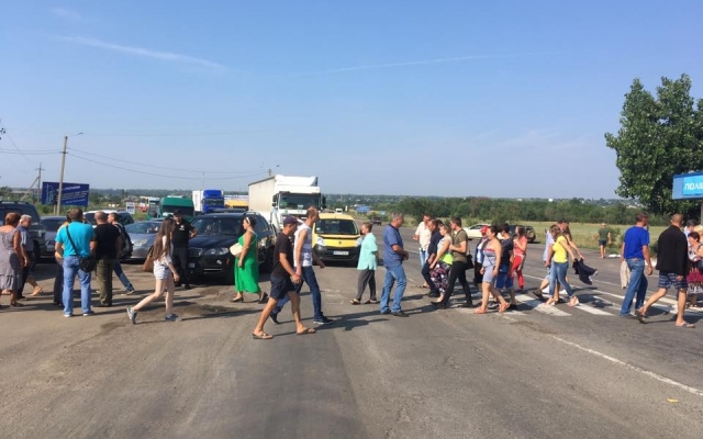 Трасса Одесса-Рени оказалась перекрыта (ФОТО) Фото № 2 Трасса Одесса-Рени оказалась перекрыта (ФОТО) Фото № 2