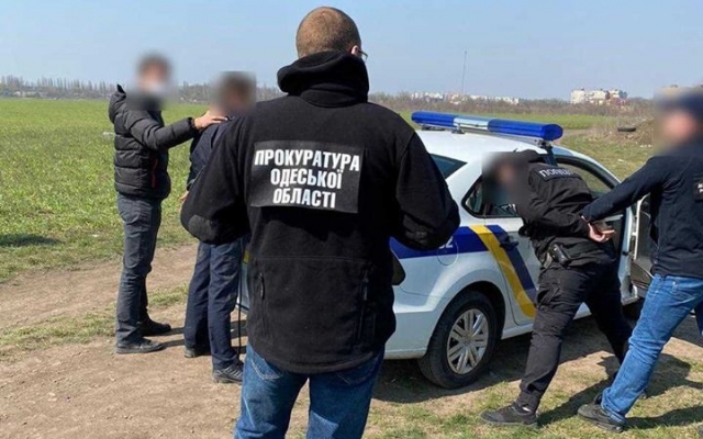 Детективы ГБР задержали полицейских-взяточников Фото № 0 Детективы ГБР задержали полицейских-взяточников Фото № 0