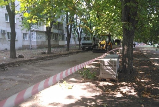 Тротуары по улице Ицхака Рабина уложат новой плиткой и сделают «карманы» Фото № 0 Тротуары по улице Ицхака Рабина уложат новой плиткой и сделают «карманы» Фото № 0