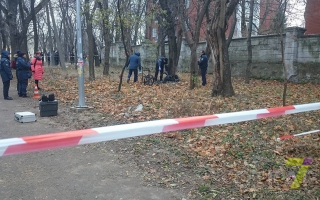 В центре Одессы нашли обугленный труп человека Фото № 1 В центре Одессы нашли обугленный труп человека Фото № 1