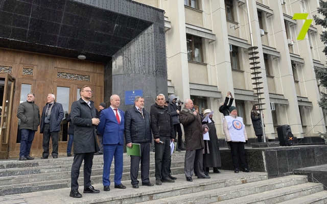 Второй день акции протеста против закона «О труде»: количество митингующих увеличилось Фото № 2 Второй день акции протеста против закона «О труде»: количество митингующих увеличилось Фото № 2
