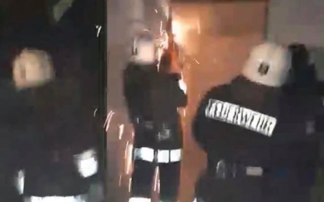 В Приморском районе Одессы соцслужбы ночью спасали двух маленьких девочек Фото № 1 В Приморском районе Одессы соцслужбы ночью спасали двух маленьких девочек Фото № 1