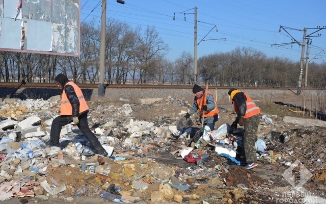 Коммунальщики привели в порядок бесхозные участки города Фото № 4 Коммунальщики привели в порядок бесхозные участки города Фото № 4