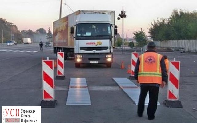 Абсолютный антирекорд: по Одесской области ехал грузовик с перевесом в 162 тонны Фото № 0 Абсолютный антирекорд: по Одесской области ехал грузовик с перевесом в 162 тонны Фото № 0