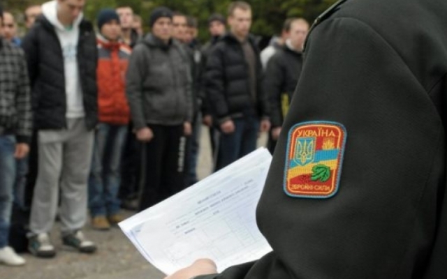 В Одессе 2 срочника сбежали из госпиталя и прихватили 12 тысяч гривен Фото № 0 В Одессе 2 срочника сбежали из госпиталя и прихватили 12 тысяч гривен Фото № 0