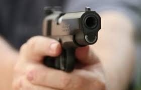 На остановке в Одессе в семью с ребенком стреляли из пистолета Фото № 0 На остановке в Одессе в семью с ребенком стреляли из пистолета Фото № 0