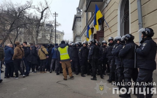 Под стенами ОНМедУ вновь прошла акция протеста (ФОТО) Фото № 2 Под стенами ОНМедУ вновь прошла акция протеста (ФОТО) Фото № 2