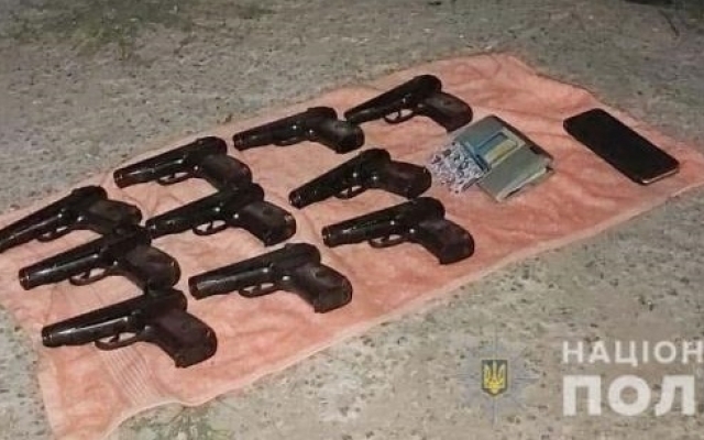 В Одессе служащий ВСУ продавал наркотики за оружие Фото № 0 В Одессе служащий ВСУ продавал наркотики за оружие Фото № 0