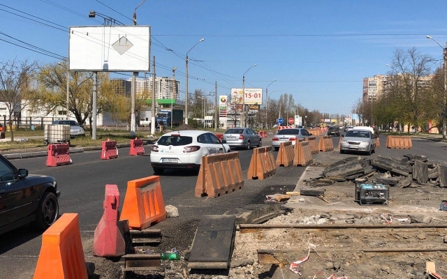 На Таирова начали вторую часть ремонта дороги Фото № 1 На Таирова начали вторую часть ремонта дороги Фото № 1