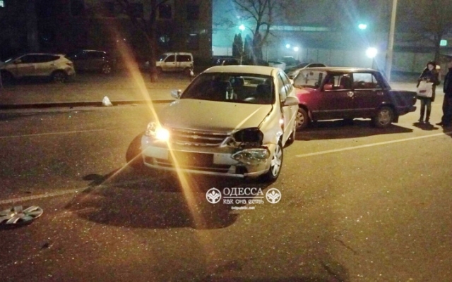 Серьёзная авария на Балковской с участием трёх машин Фото № 0 Серьёзная авария на Балковской с участием трёх машин Фото № 0