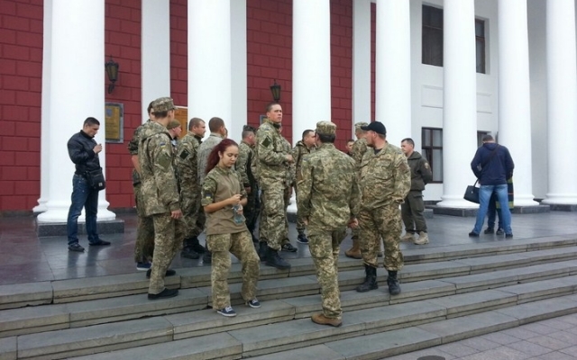 ФОТО: На Думской предприняты повышенные меры безопасности Фото № 2 ФОТО: На Думской предприняты повышенные меры безопасности Фото № 2