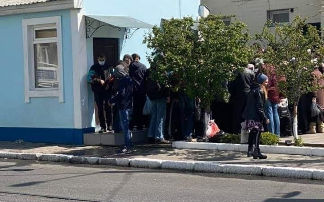 Одесситы не соблюдали ограничительные правила, чтобы получить бесплатные паски Фото № 1 Одесситы не соблюдали ограничительные правила, чтобы получить бесплатные паски Фото № 1