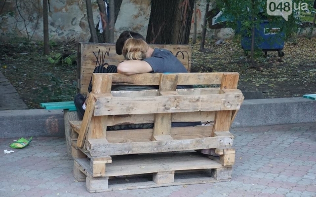 В Летнем театре появится новая мебель Фото № 2 В Летнем театре появится новая мебель Фото № 2