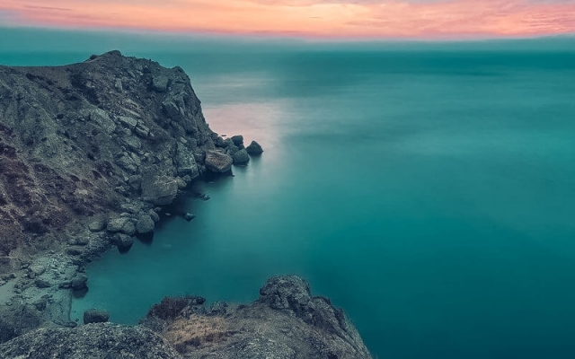 Одесситка упала со скалы в Крыму Фото № 0 Одесситка упала со скалы в Крыму Фото № 0