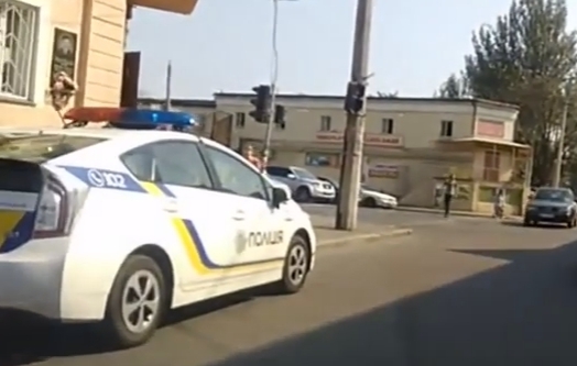 Авария: нежный поцелуй фуры с маршруткой Фото № 1 Авария: нежный поцелуй фуры с маршруткой Фото № 1