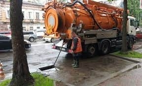 В Одессе сдвинули с мертвой точки проблему забитых ливневок Фото № 0 В Одессе сдвинули с мертвой точки проблему забитых ливневок Фото № 0