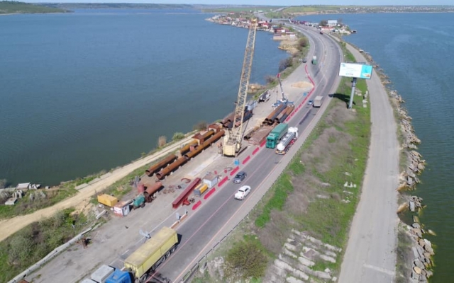 В Одесской области круглосуточно строят мост Фото № 0 В Одесской области круглосуточно строят мост Фото № 0