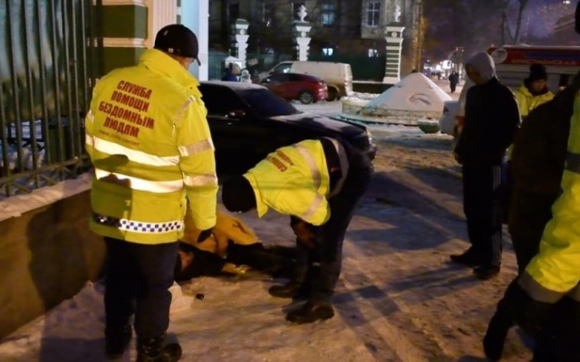 Возле одного из храмов Одессы едва не замёрз насмерть бездомный Фото № 4 Возле одного из храмов Одессы едва не замёрз насмерть бездомный Фото № 4