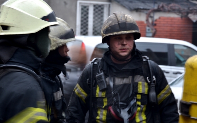 Вчера опять горело: в Малиновском районе загорелся подвал жилого дома Фото № 1 Вчера опять горело: в Малиновском районе загорелся подвал жилого дома Фото № 1