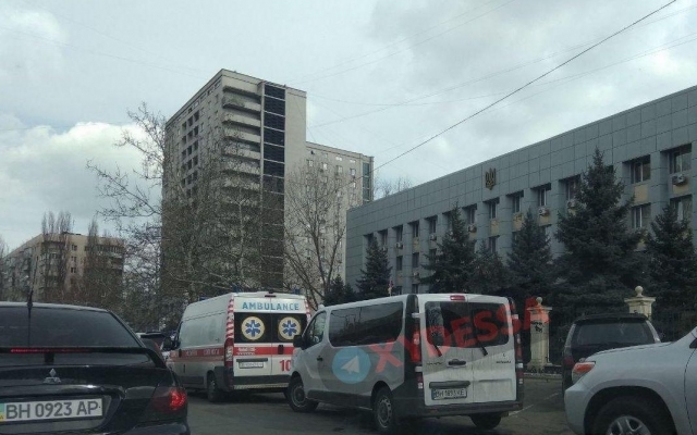 В Приморском суде ЧП: человек с гранатой взял судей в заложники Фото № 1 В Приморском суде ЧП: человек с гранатой взял судей в заложники Фото № 1