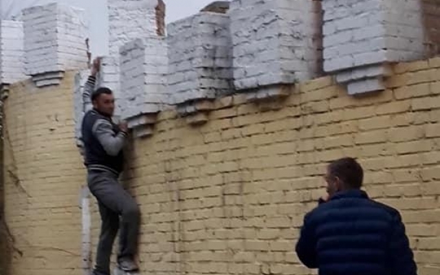 Неравнодушные одесситы помогли собаке в безвыходной ситуации (ФОТО) Фото № 3 Неравнодушные одесситы помогли собаке в безвыходной ситуации (ФОТО) Фото № 3