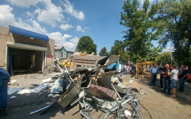 На Балковской силой снесли автомойку (ФОТО, ВИДЕО) Фото № 2 На Балковской силой снесли автомойку (ФОТО, ВИДЕО) Фото № 2