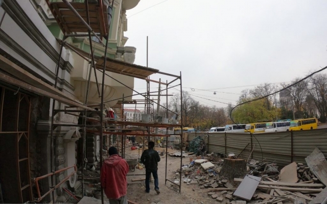 Возле дома Русова срубили деревья Фото № 1 Возле дома Русова срубили деревья Фото № 1