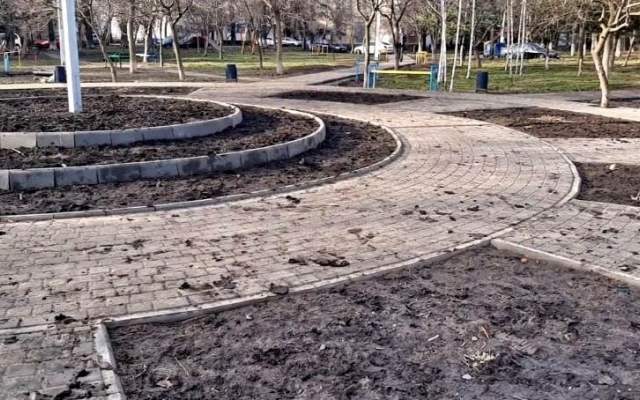Как на Таирова «благоустроили» зону отдыха за 1,5 млн. Фото № 1 Как на Таирова «благоустроили» зону отдыха за 1,5 млн. Фото № 1