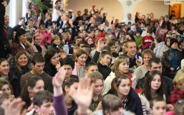 Одесситы устроили праздник доброты для обездоленных детей Фото № 17 Одесситы устроили праздник доброты для обездоленных детей Фото № 17