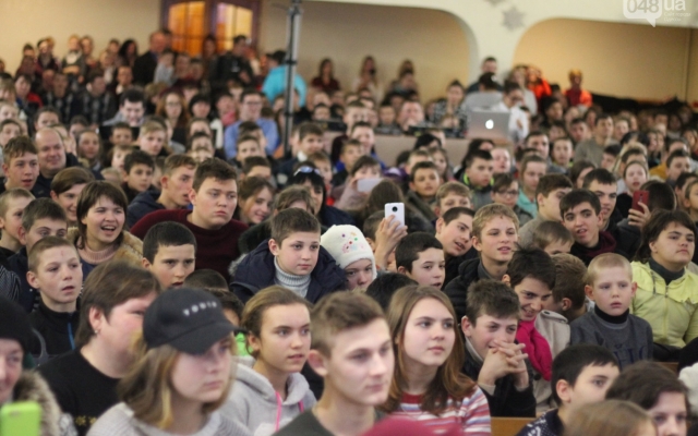 Одесситы устроили праздник доброты для обездоленных детей Фото № 19 Одесситы устроили праздник доброты для обездоленных детей Фото № 19