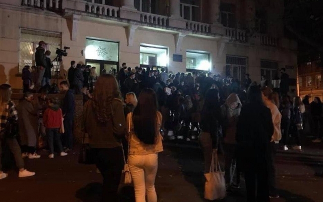 Студенты Кивалова заблокировали избирательный участок Фото № 0 Студенты Кивалова заблокировали избирательный участок Фото № 0