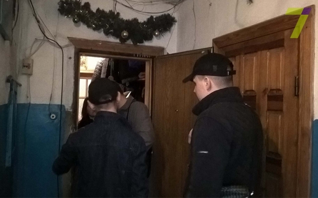 Одесситов пытаются выселить из квартиры (ФОТО) Фото № 6 Одесситов пытаются выселить из квартиры (ФОТО) Фото № 6