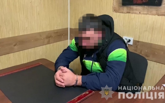 В Одессе хулиганы избили полицейского – преступников не урезонили даже пули Фото № 0 В Одессе хулиганы избили полицейского – преступников не урезонили даже пули Фото № 0