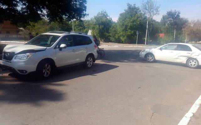 Авария: в Измаиле столкнулись два автомобиля Фото № 2 Авария: в Измаиле столкнулись два автомобиля Фото № 2