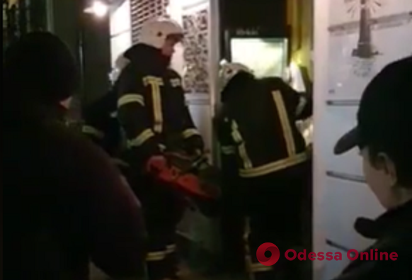 В Одессе рестораторы устроили вечеринку во время карантина и подрались с полицией Фото № 0 В Одессе рестораторы устроили вечеринку во время карантина и подрались с полицией Фото № 0