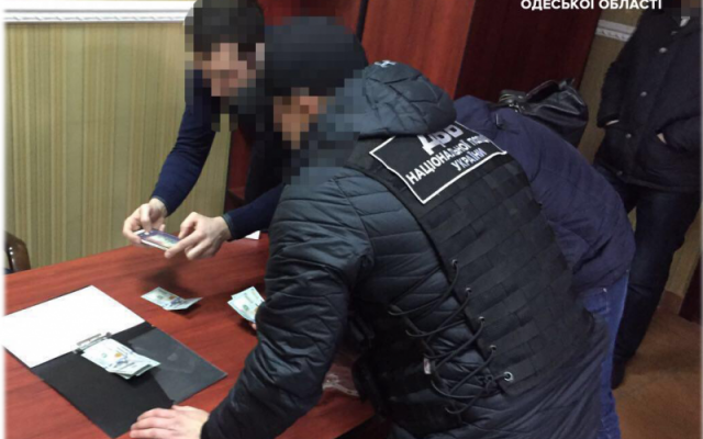 В Одессе мужчина хотел избежать административной ответственности, а получил уголовную Фото № 1 В Одессе мужчина хотел избежать административной ответственности, а получил уголовную Фото № 1