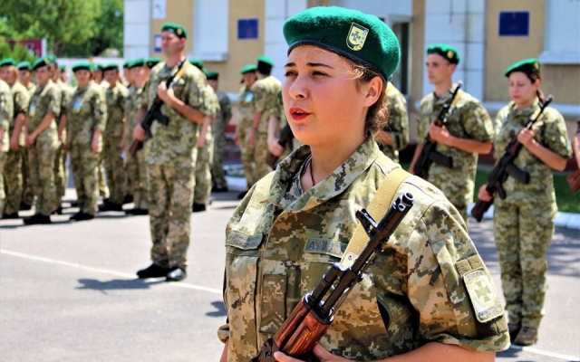 Мать героя-пограничника приняла присягу Фото № 1 Мать героя-пограничника приняла присягу Фото № 1